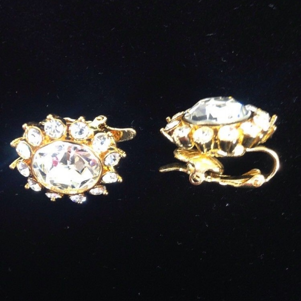Vintage Signed Trifari Clip Earrings Fabulous Statement Runway Jewelry 1950s - Picture 4 of 7